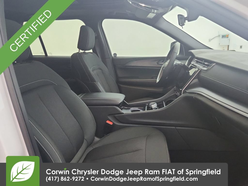 Certified 2026 Jeep Grand Cherokee Laredo X AWD/4WD image 31
