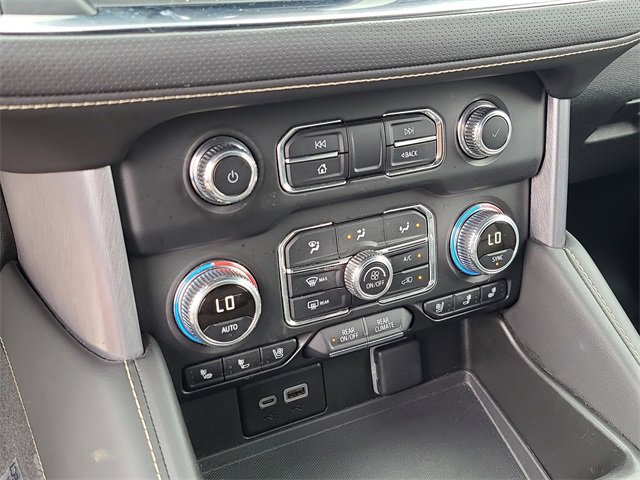 Used 2024 GMC Yukon XL SLT image 28