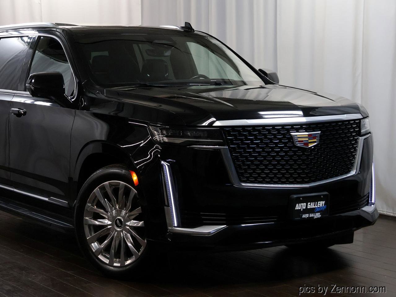 Used 2021 Cadillac Escalade ESV Premium Luxury w/ Driver Assist Tech Package AWD/4WD image 2