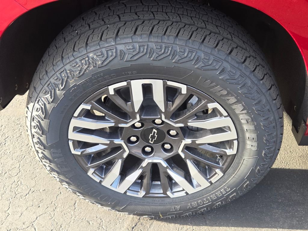 New 2026 Chevrolet Suburban Z71 w/ Z71 Off-Road Package image 5