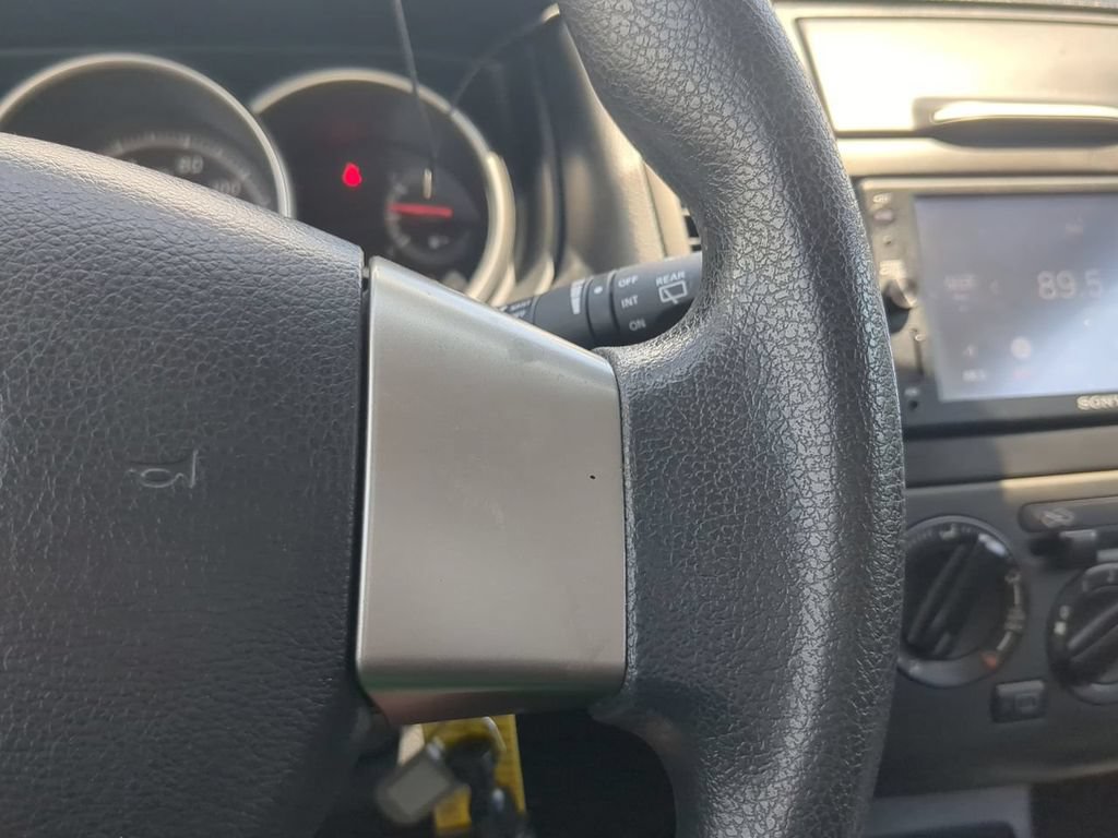 Used 2011 Nissan Versa 1.8 S FWD image 21