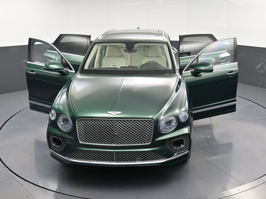 Used 2022 Bentley Bentayga AWD/4WD image 37