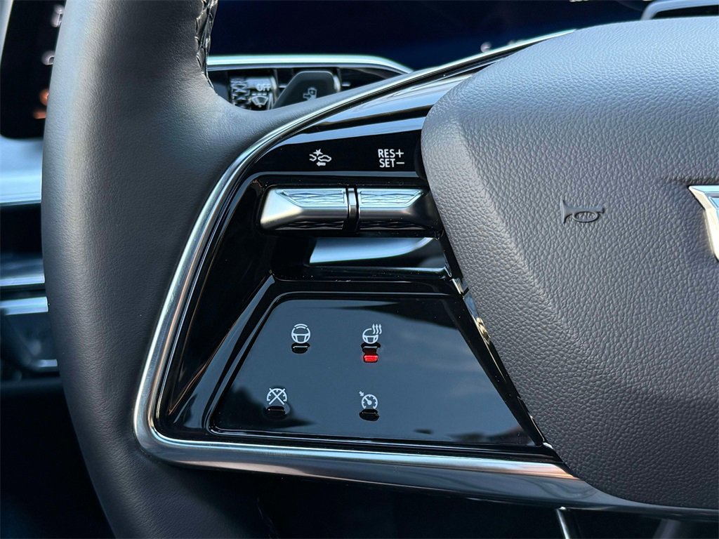 Used 2025 Cadillac Lyriq Luxury w/ LPO, Floor Liner Package image 31