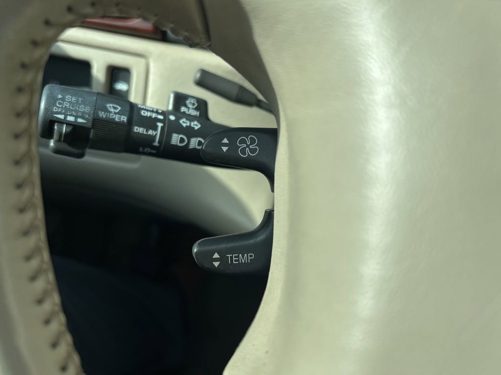 Used 1997 Cadillac De Ville Sedan image 19