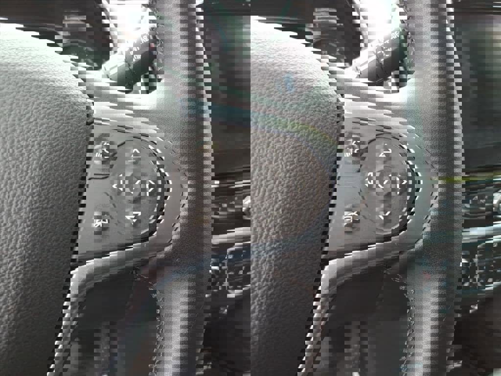 Used 2023 Chevrolet Traverse Premier image 19