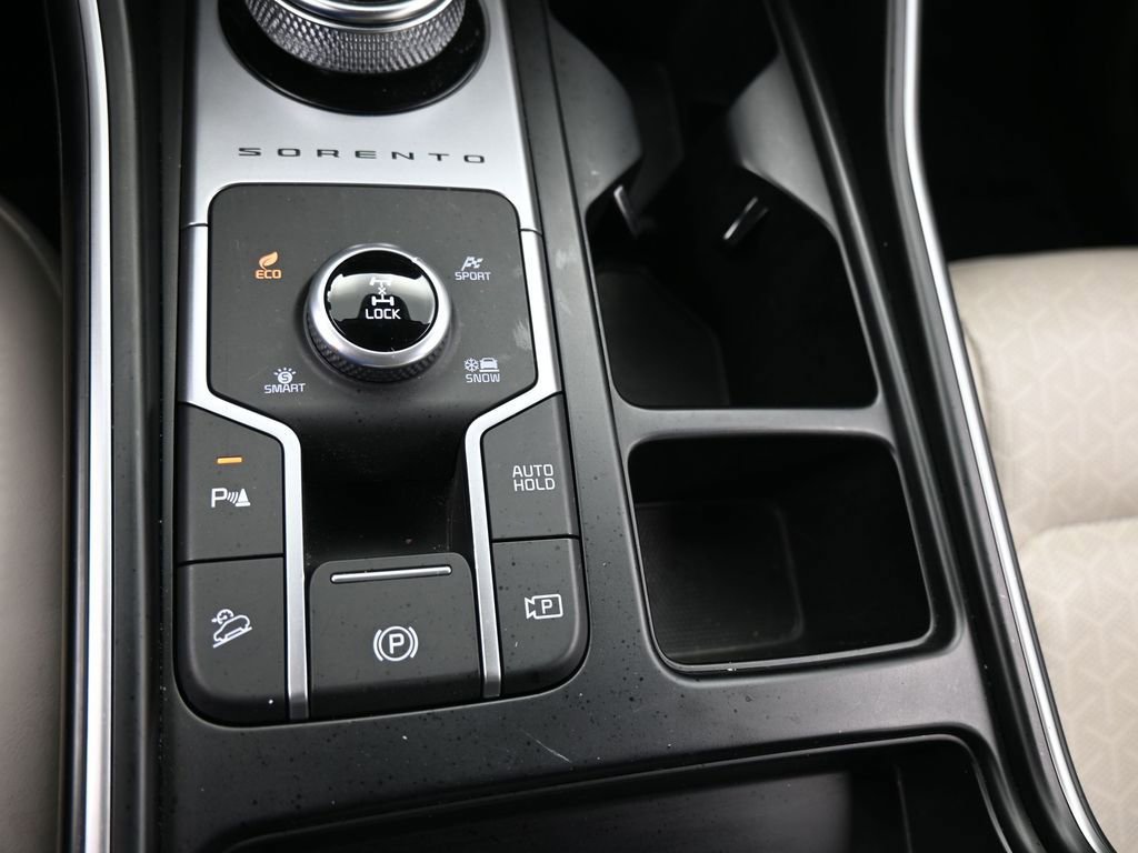 Used 2022 Kia Sorento EX w/ Panoramic Sunroof Package image 29