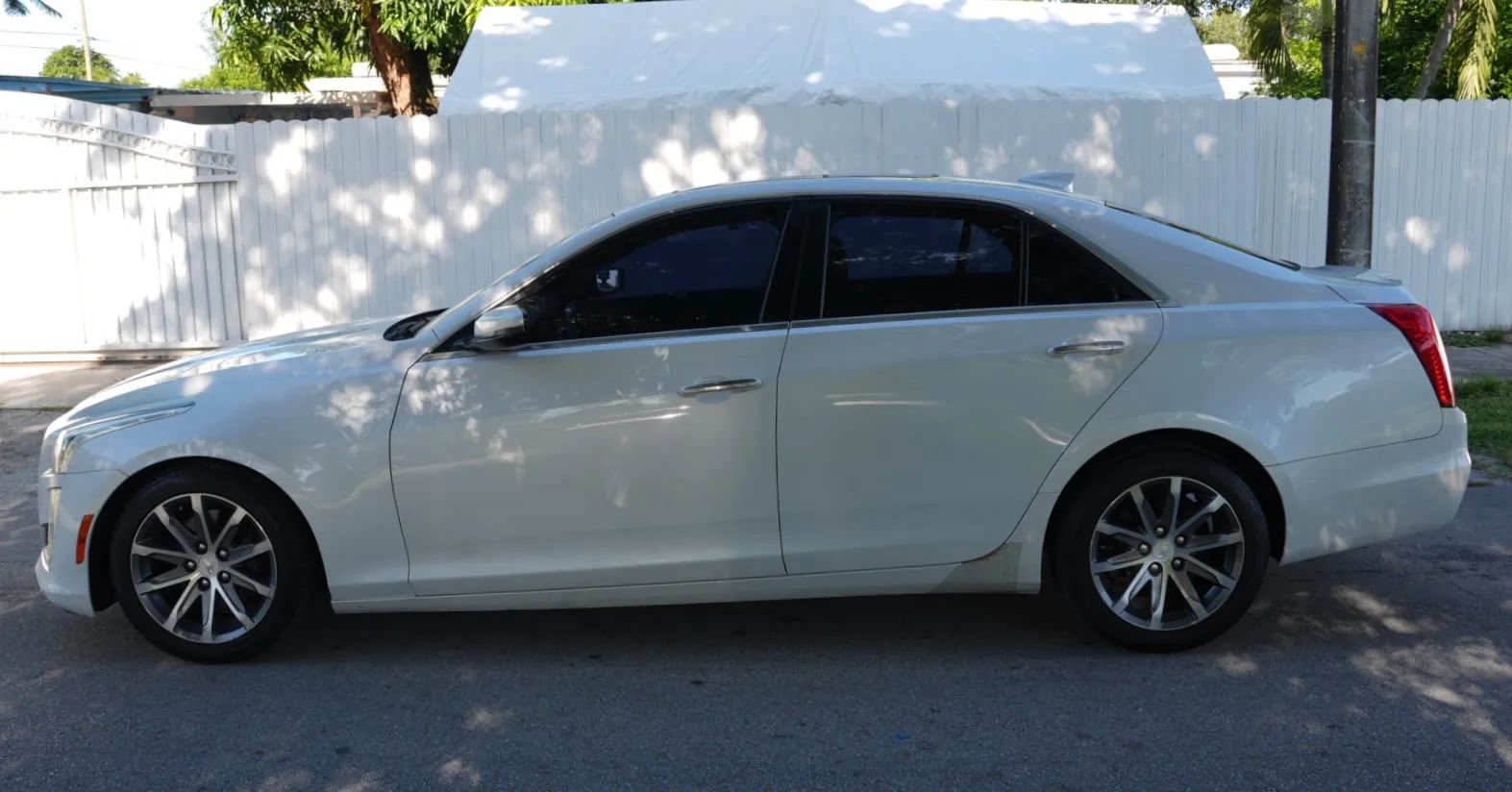 Used 2016 Cadillac CTS Luxury RWD image 3