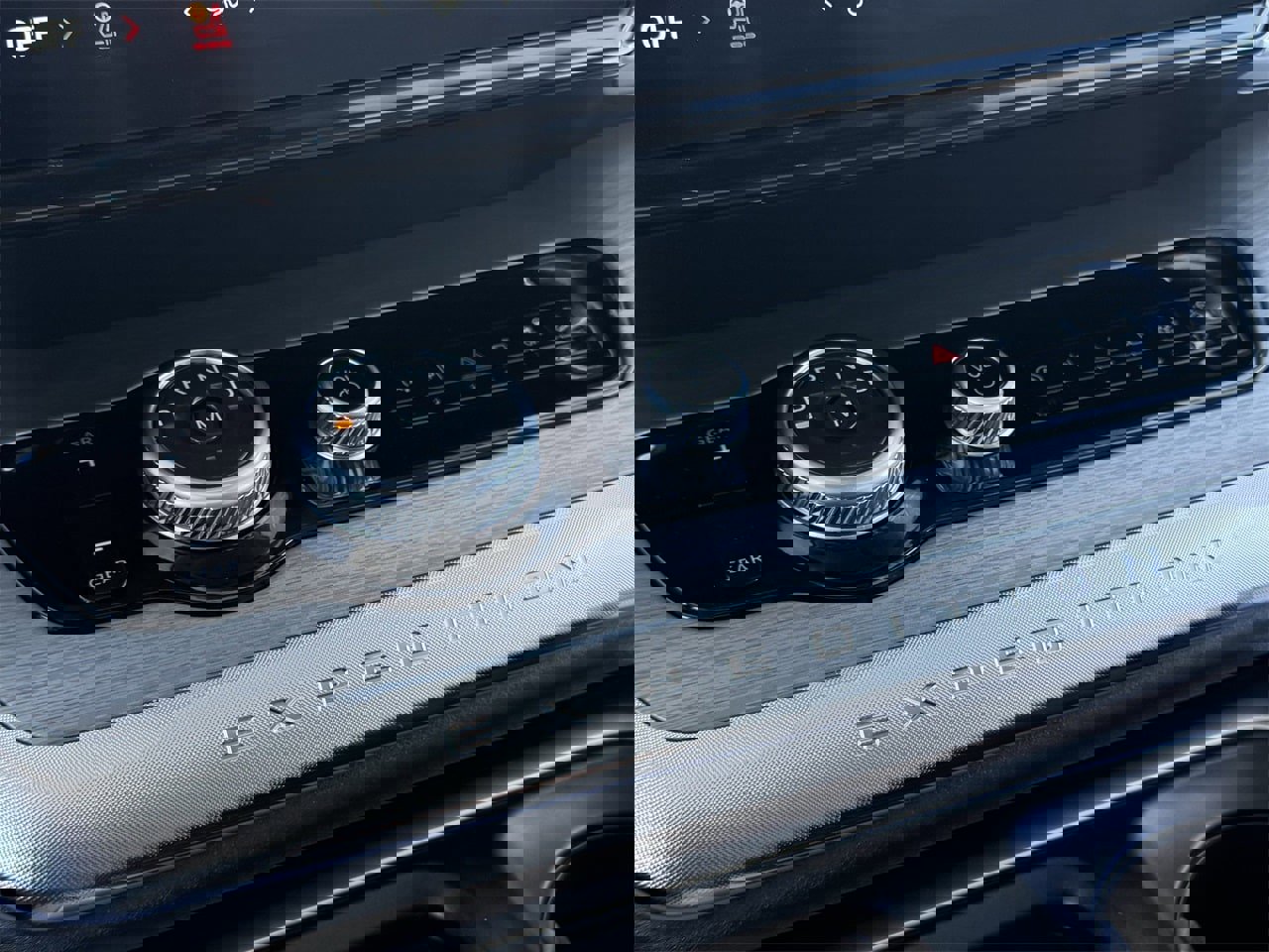 Certified 2025 Ford Expedition Platinum w/ Driver's Package image 19