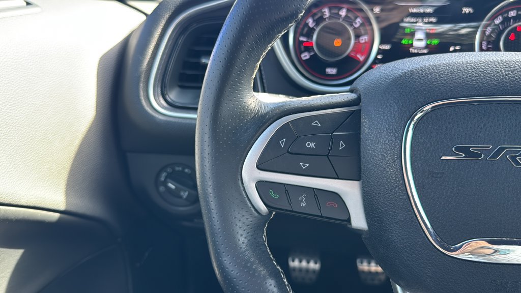 Used 2015 Dodge Challenger SRT RWD image 19
