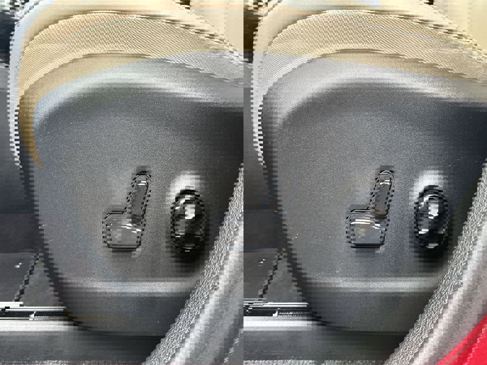 Used 2017 Jeep Cherokee Limited w/ Trailer Tow Group image 13