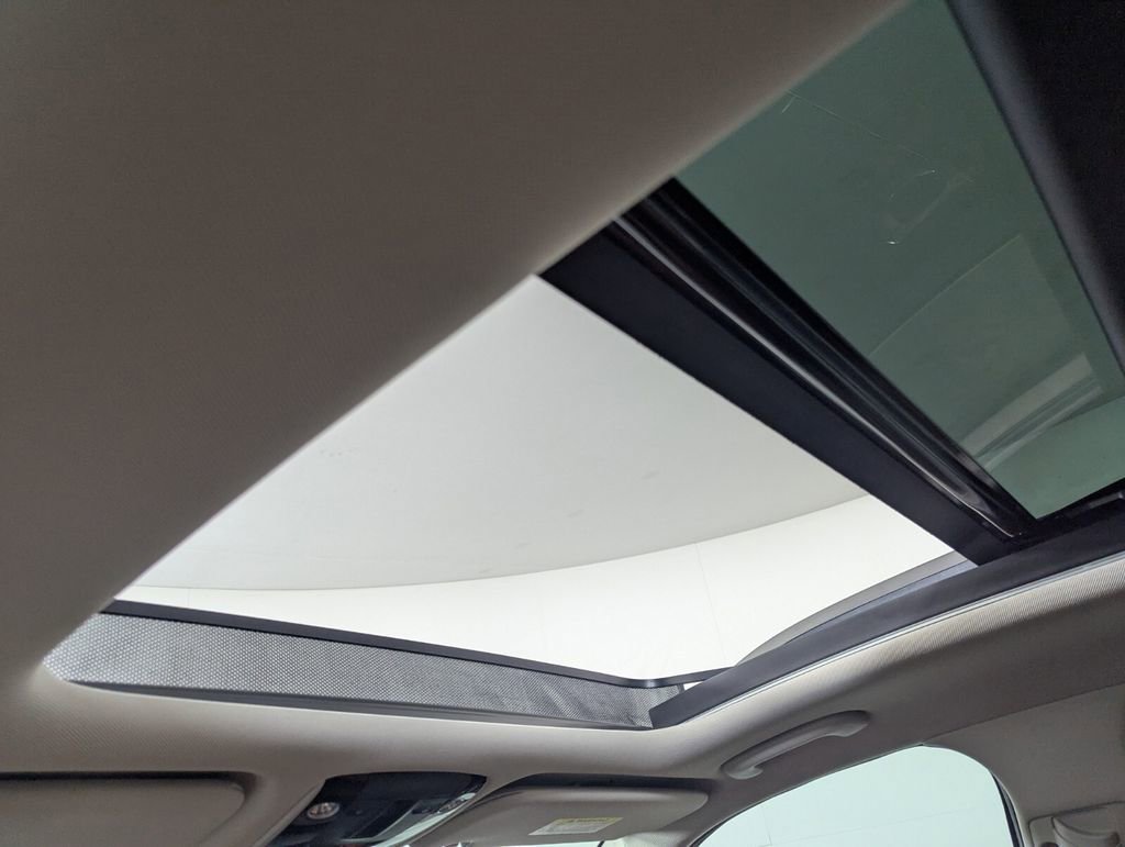 Used 2022 Kia Sorento SX Prestige w/ Rust Color Package AWD/4WD image 24