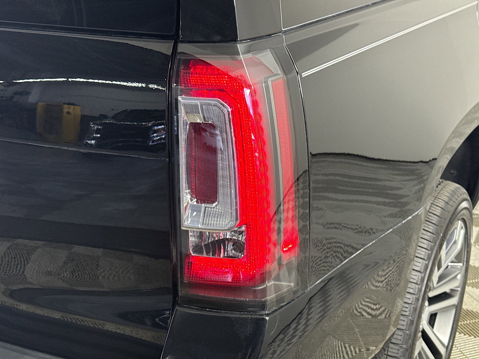 Used 2017 GMC Yukon Denali w/ Open Road Package image 34