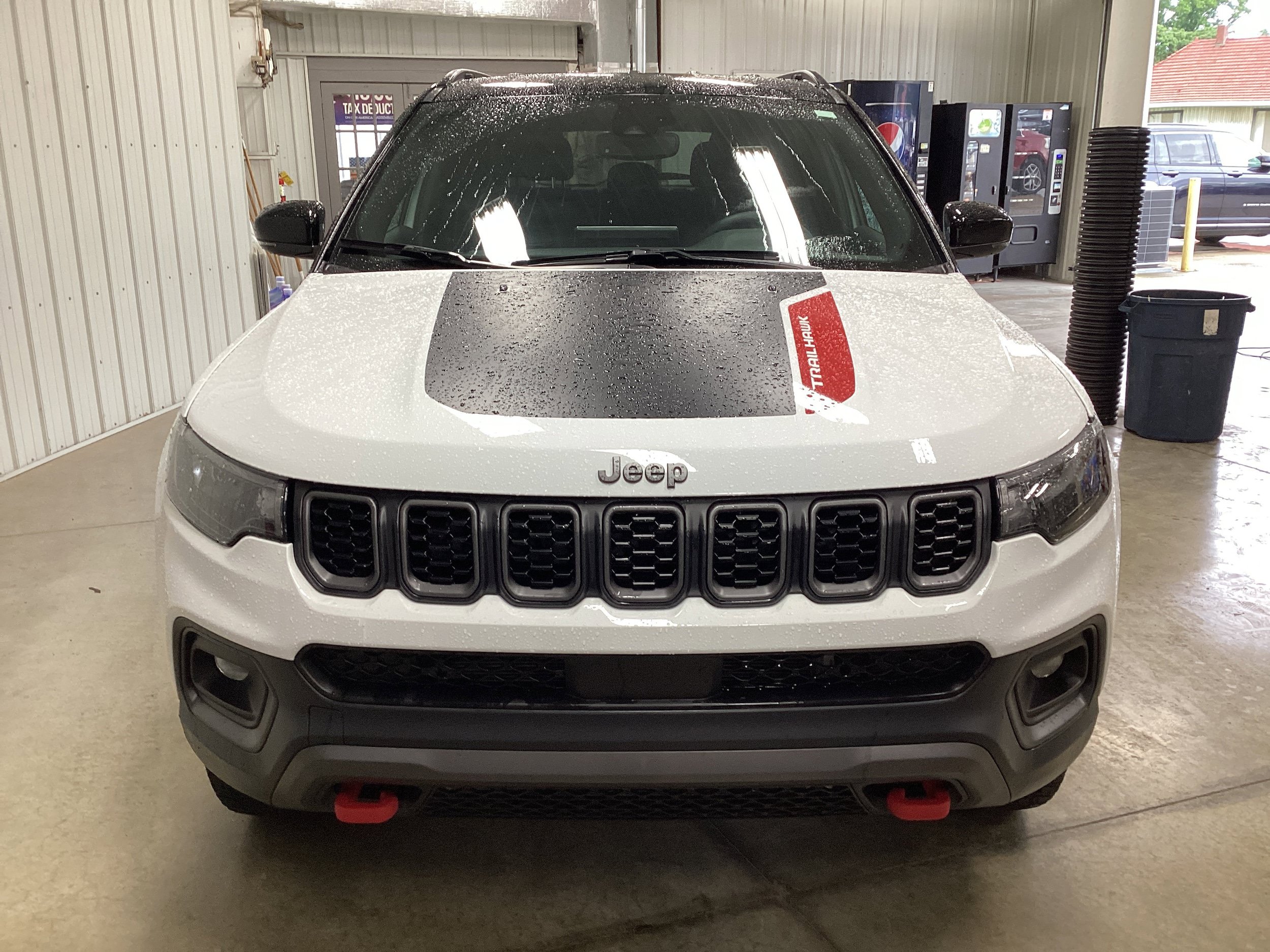 Used 2024 Jeep Compass Trailhawk w/ Trailhawk Convenience Group AWD/4WD image 8