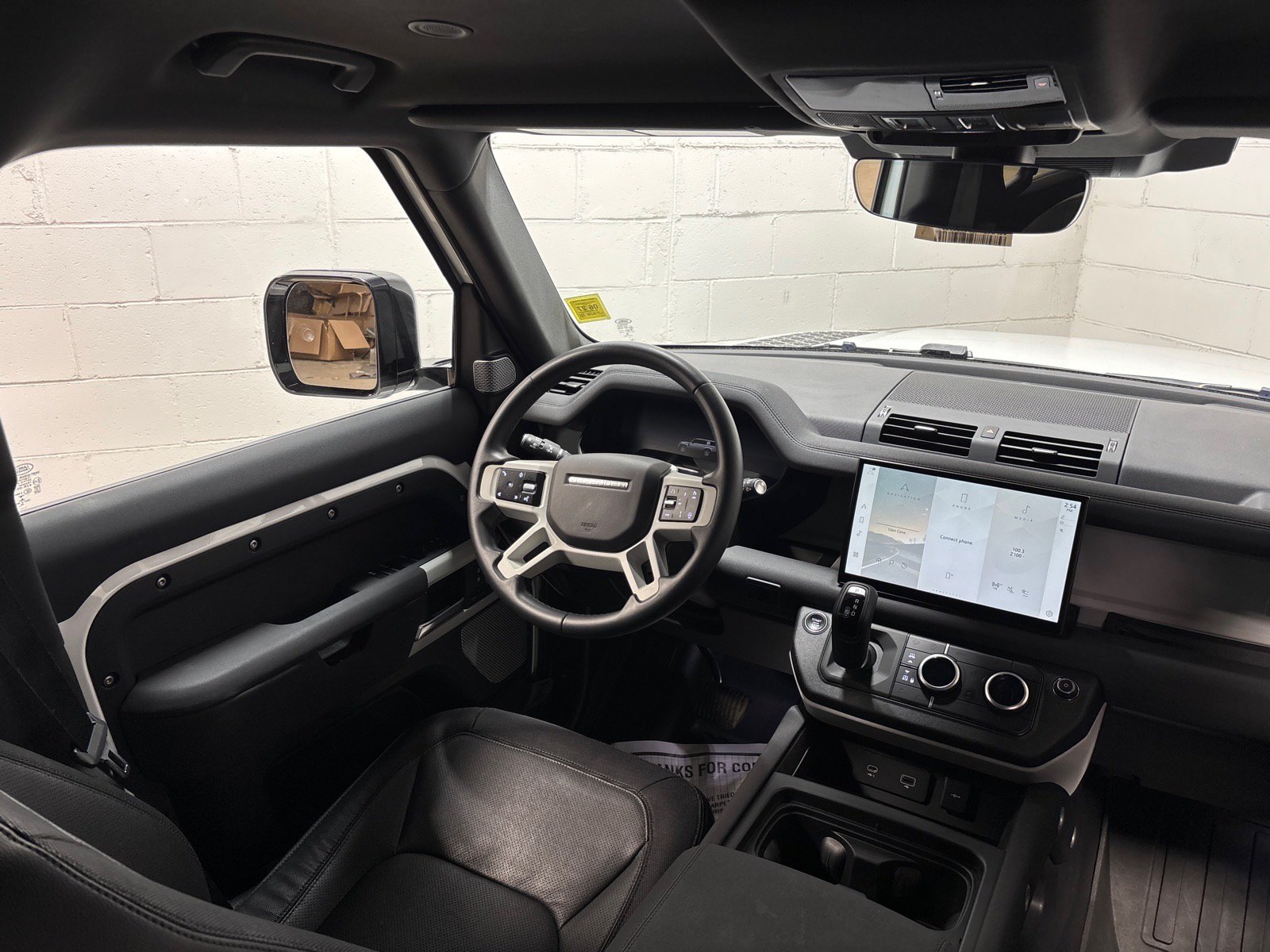 Used 2023 Land Rover Defender 130 X-Dynamic SE AWD/4WD image 33