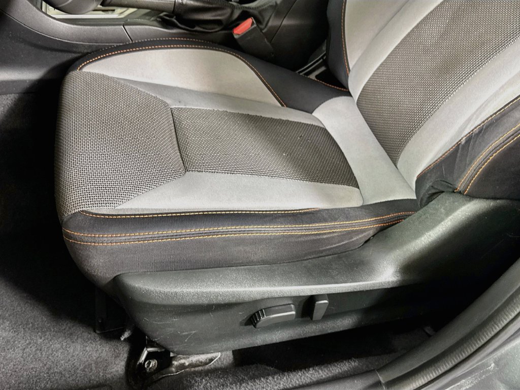 Used 2020 Subaru Crosstrek 2.0i Premium w/ Moonroof Package 2 AWD/4WD image 23