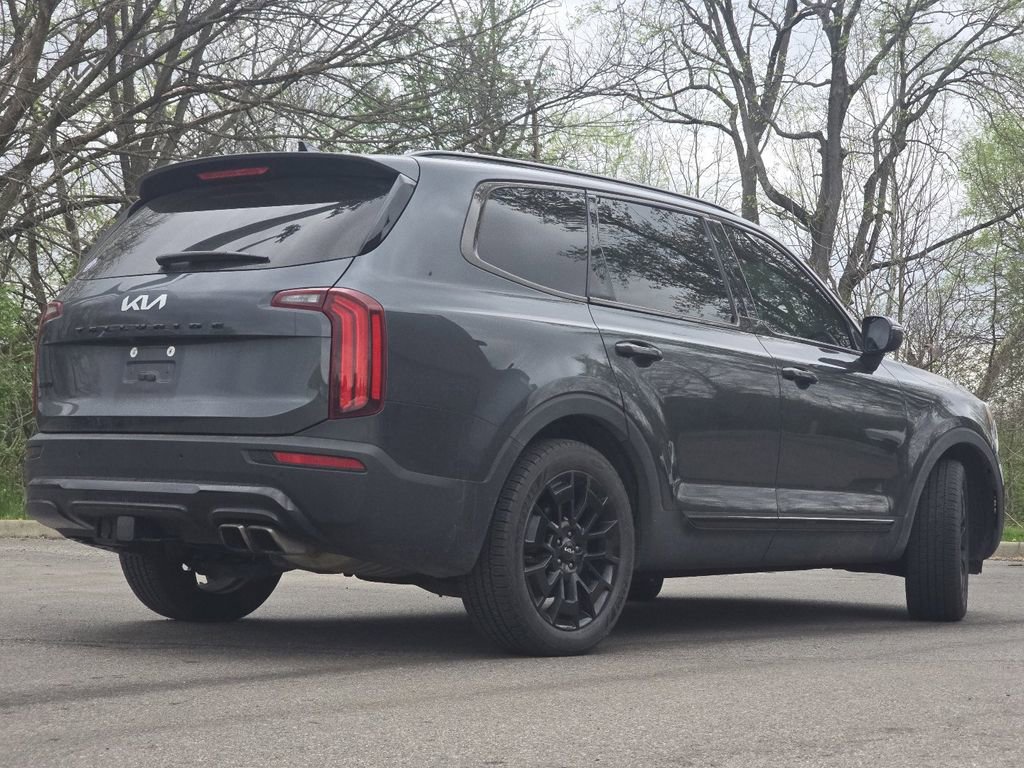 Used 2022 Kia Telluride EX w/ EX Premium Package image 16