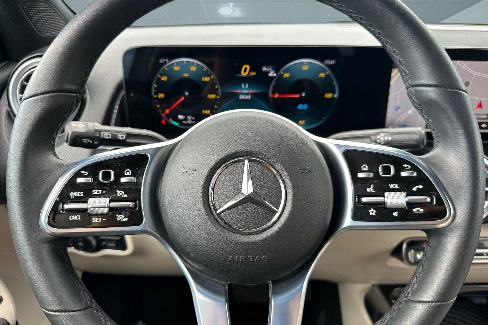 Used 2023 Mercedes-Benz EQB 300 4MATIC image 16