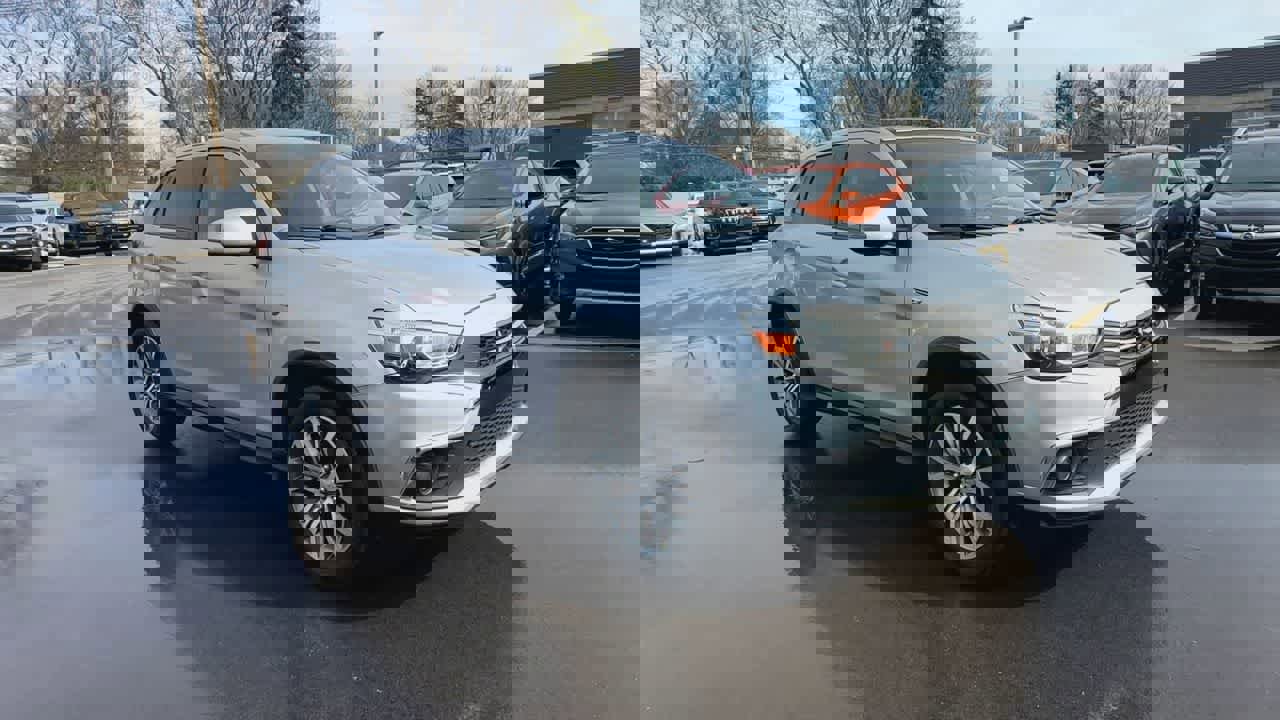 Used 2018 Mitsubishi Outlander Sport ES image 2