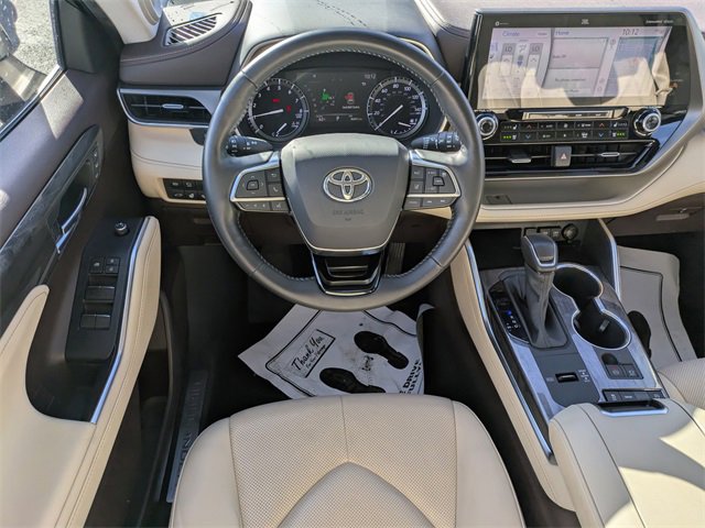 Used 2020 Toyota Highlander Limited image 13