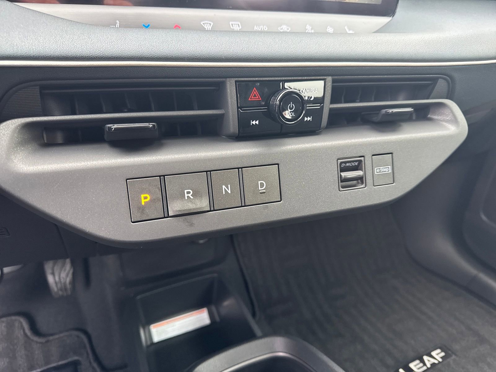 New 2026 Nissan Leaf Platinum+ image 22