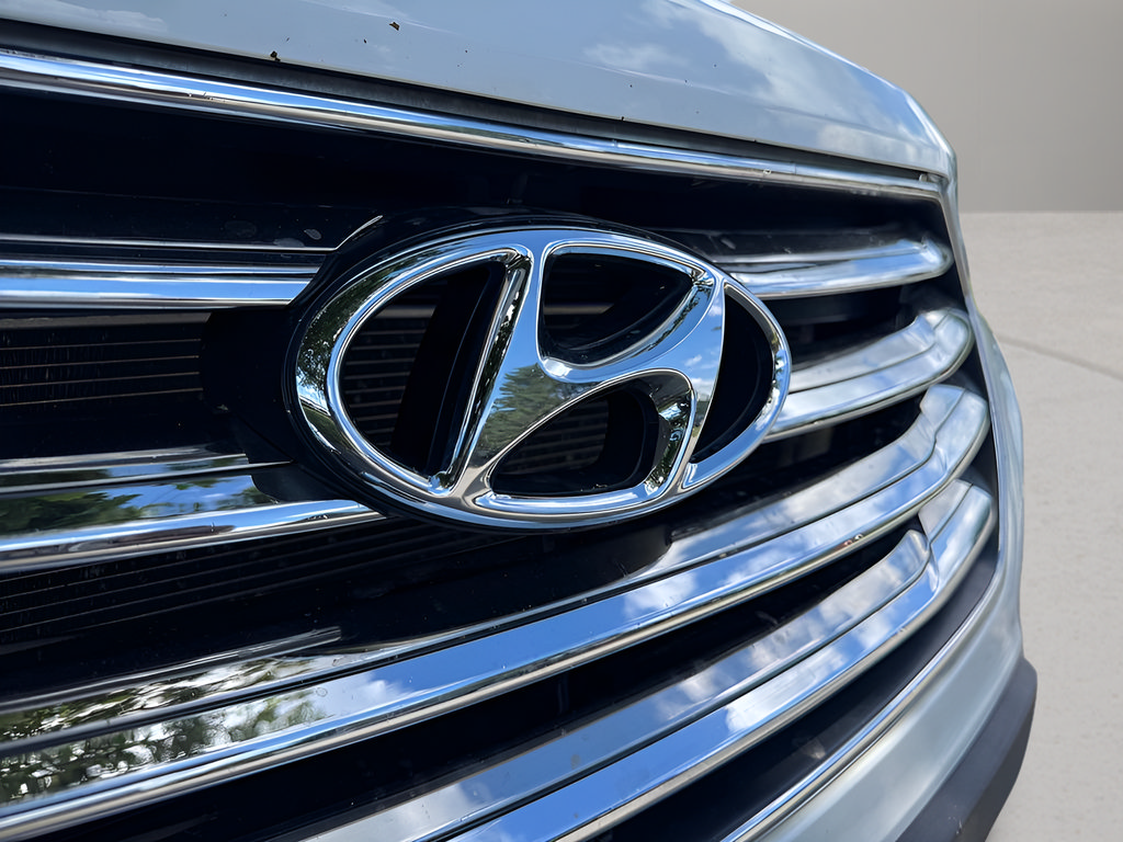 Used 2016 Hyundai Santa Fe Limited w/ Option Group 04 AWD/4WD image 12