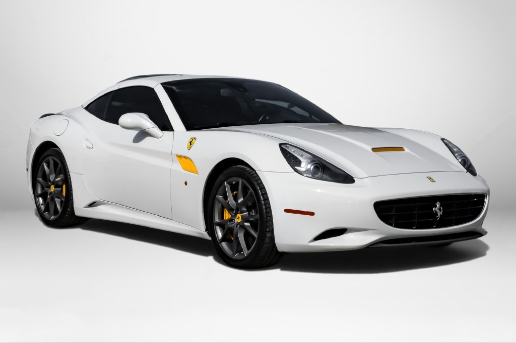Used 2014 Ferrari California RWD image 5