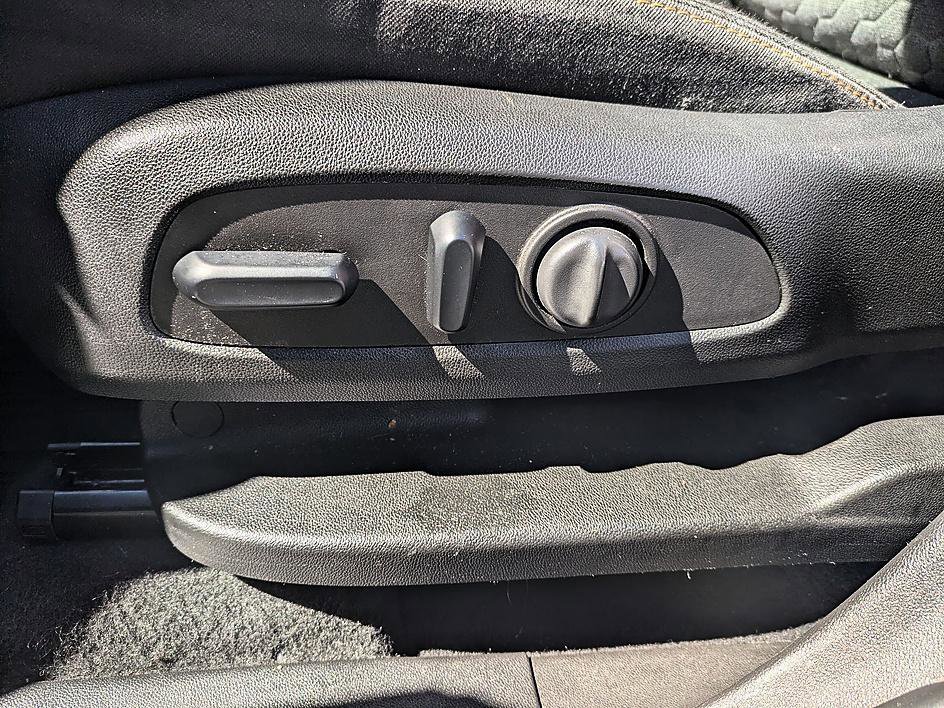 Used 2020 Chevrolet Equinox LT image 12