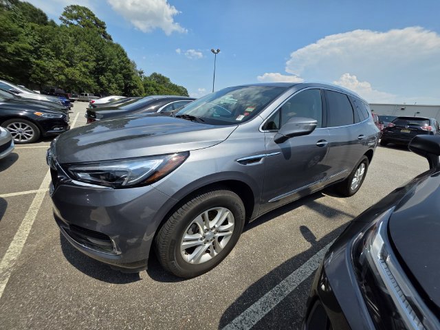 Used 2020 Buick Enclave Essence w/ Sound and Sites Package FWD image 2