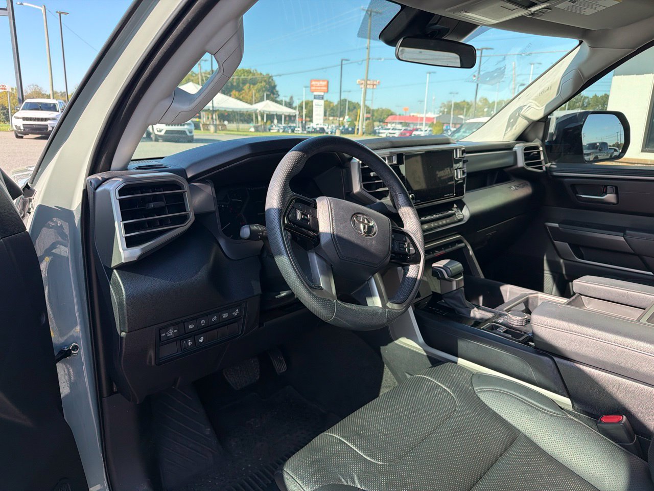 Used 2024 Toyota Tundra SR5 w/ SR5 Premium Package AWD/4WD image 4