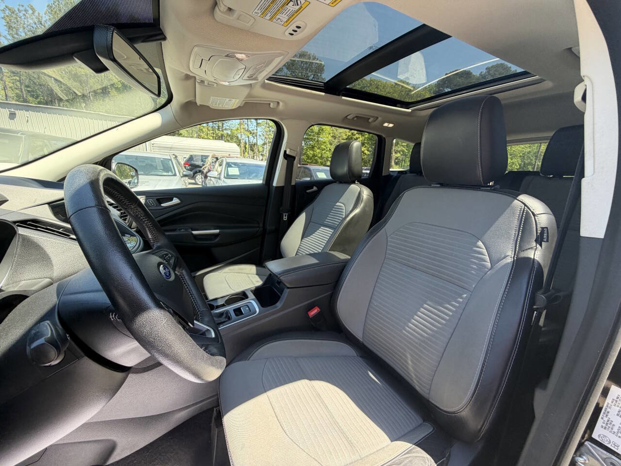 Used 2019 Ford Escape Titanium image 16