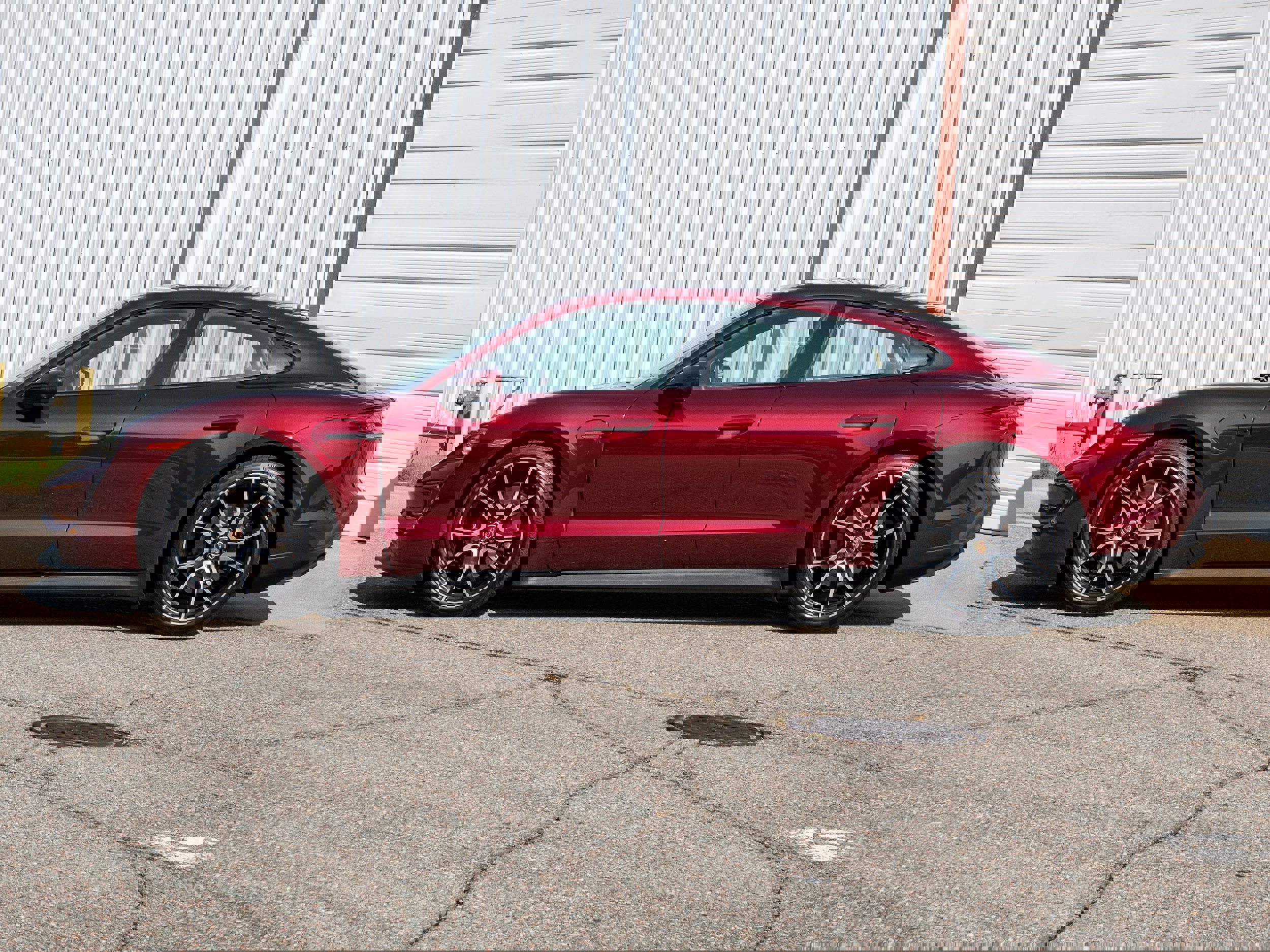 Used 2022 Porsche Taycan 4S image 2