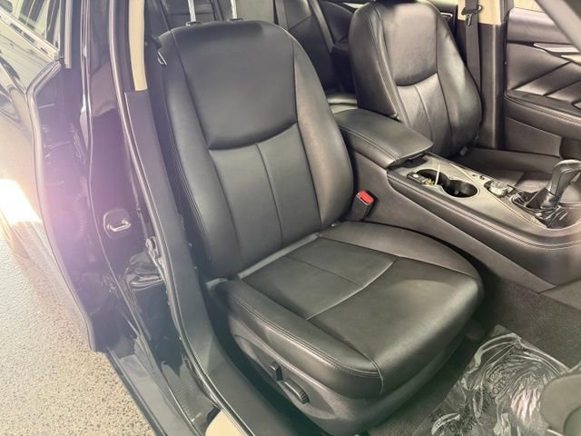 Used 2015 INFINITI Q50 Premium w/ Navigation Package AWD/4WD image 23