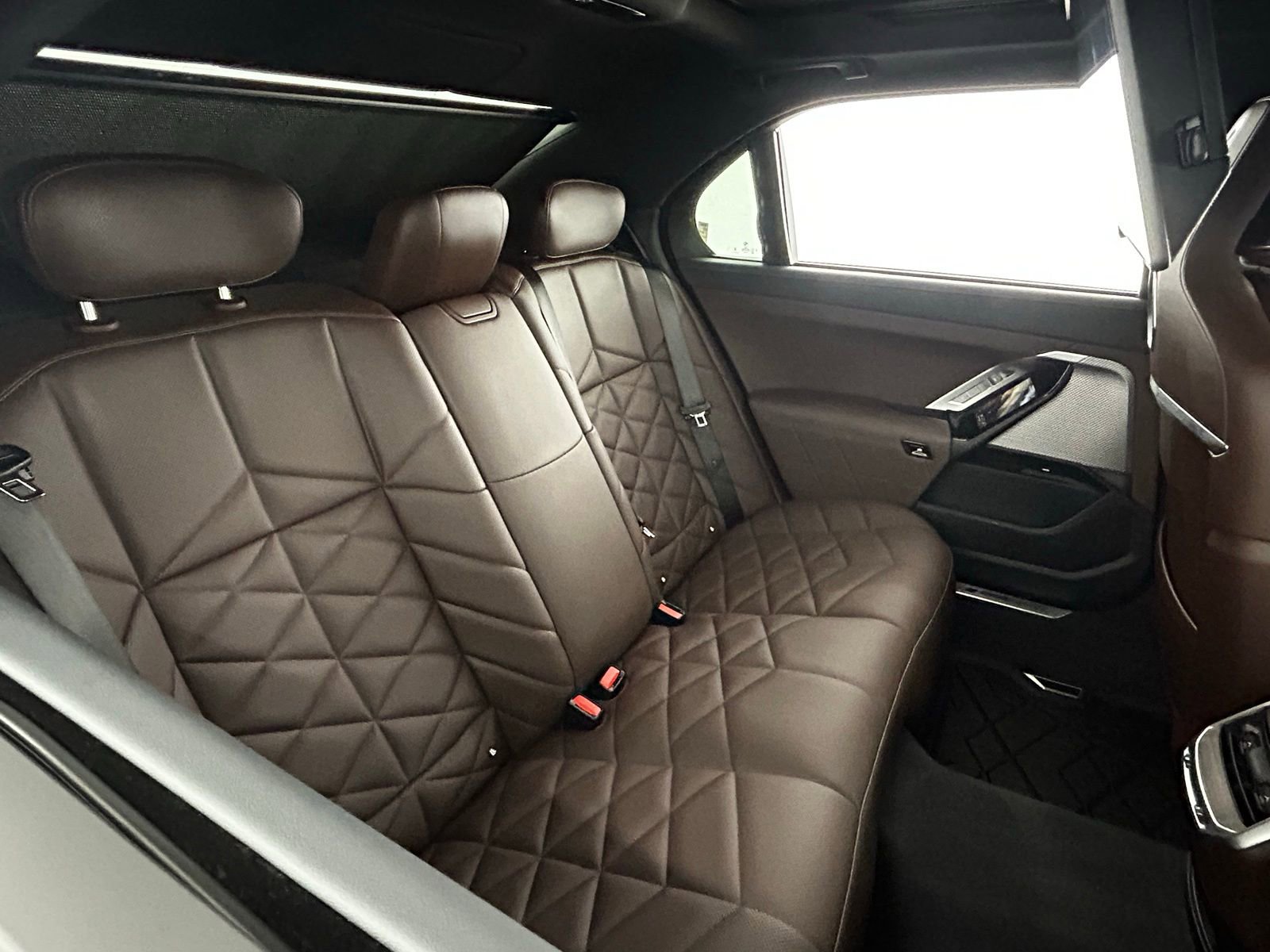 Used 2024 BMW 740i xDrive image 41