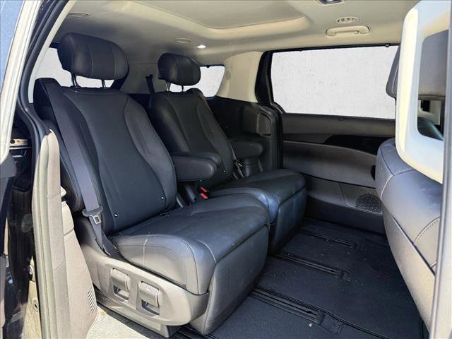 Used 2025 Kia Carnival SX Prestige FWD image 16