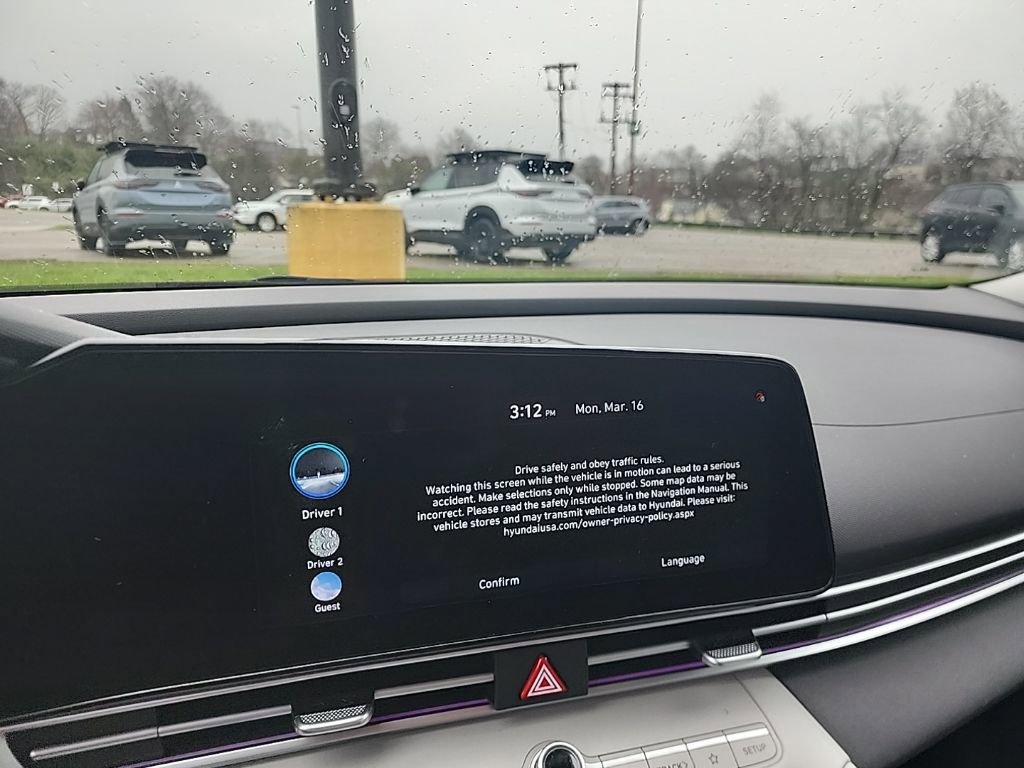 Used 2021 Hyundai Elantra Limited image 7