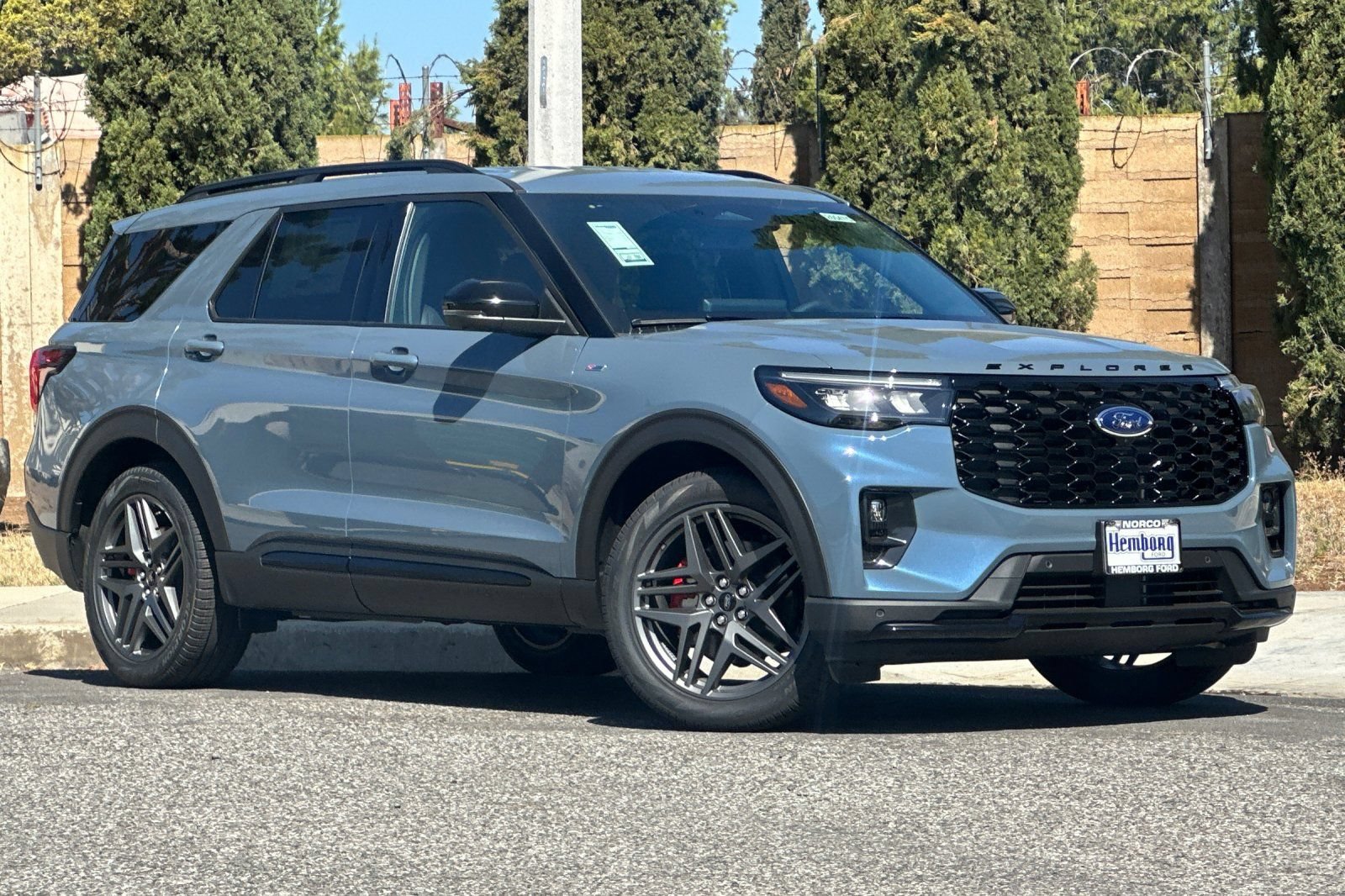 New 2026 Ford Explorer ST-Line w/ ST-Line Street Pack RWD image 2