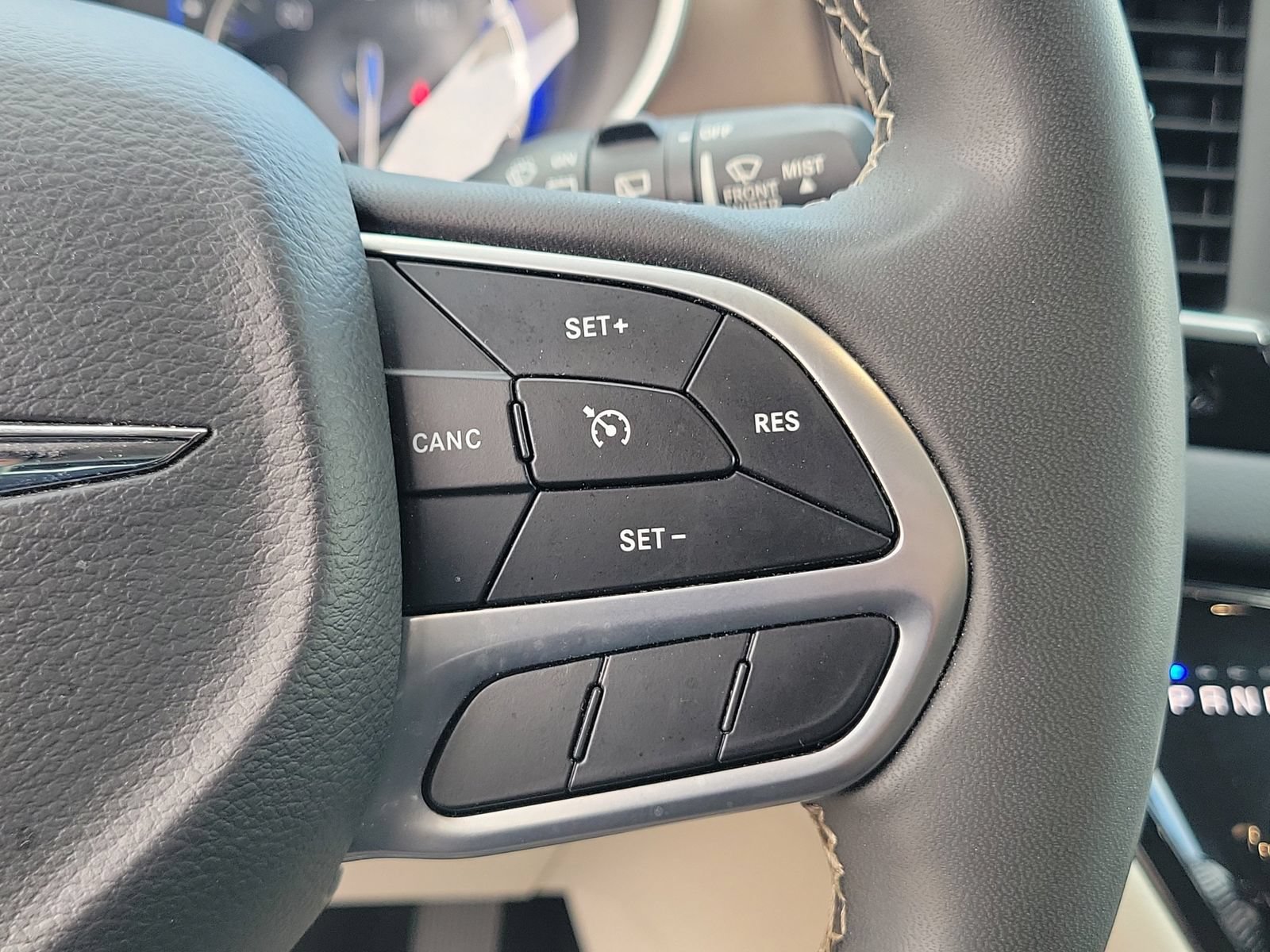 Used 2023 Chrysler Voyager LX FWD image 36