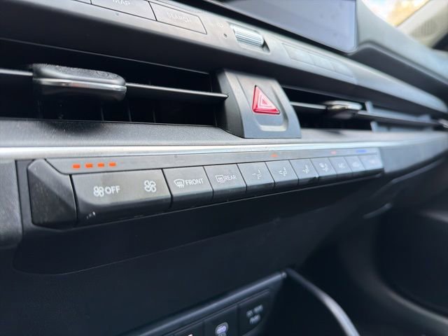 Used 2025 Kia K4 LXS image 17
