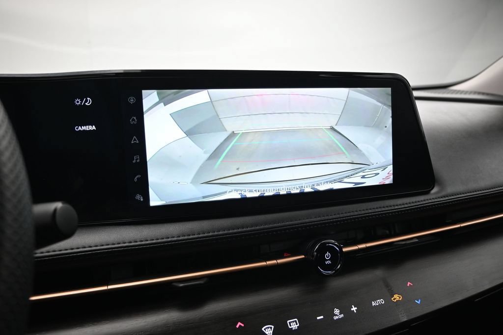 Used 2024 Nissan Ariya AWD image 16