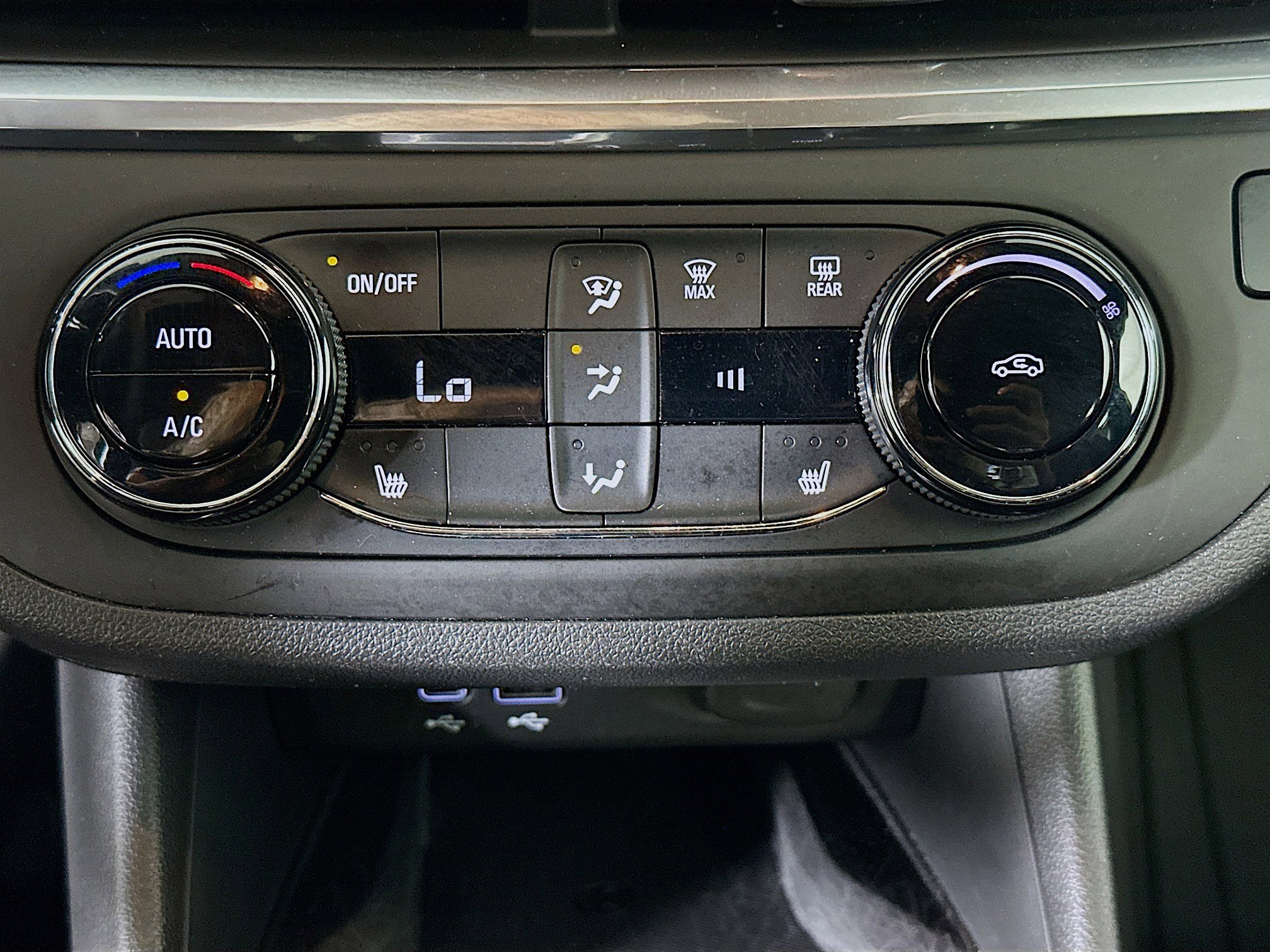 Used 2024 Buick Envista Preferred w/ Convenience I Package FWD image 24