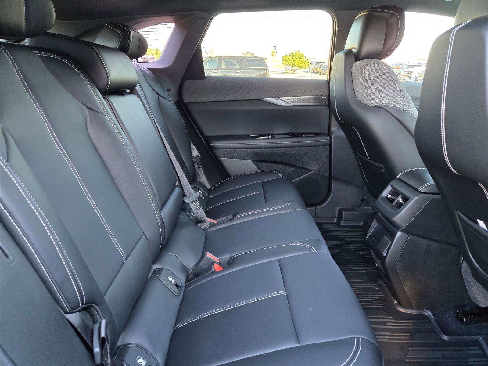 New 2026 Cadillac Optiq Luxury 1 w/ LPO, Floor Liner Package AWD/4WD image 30