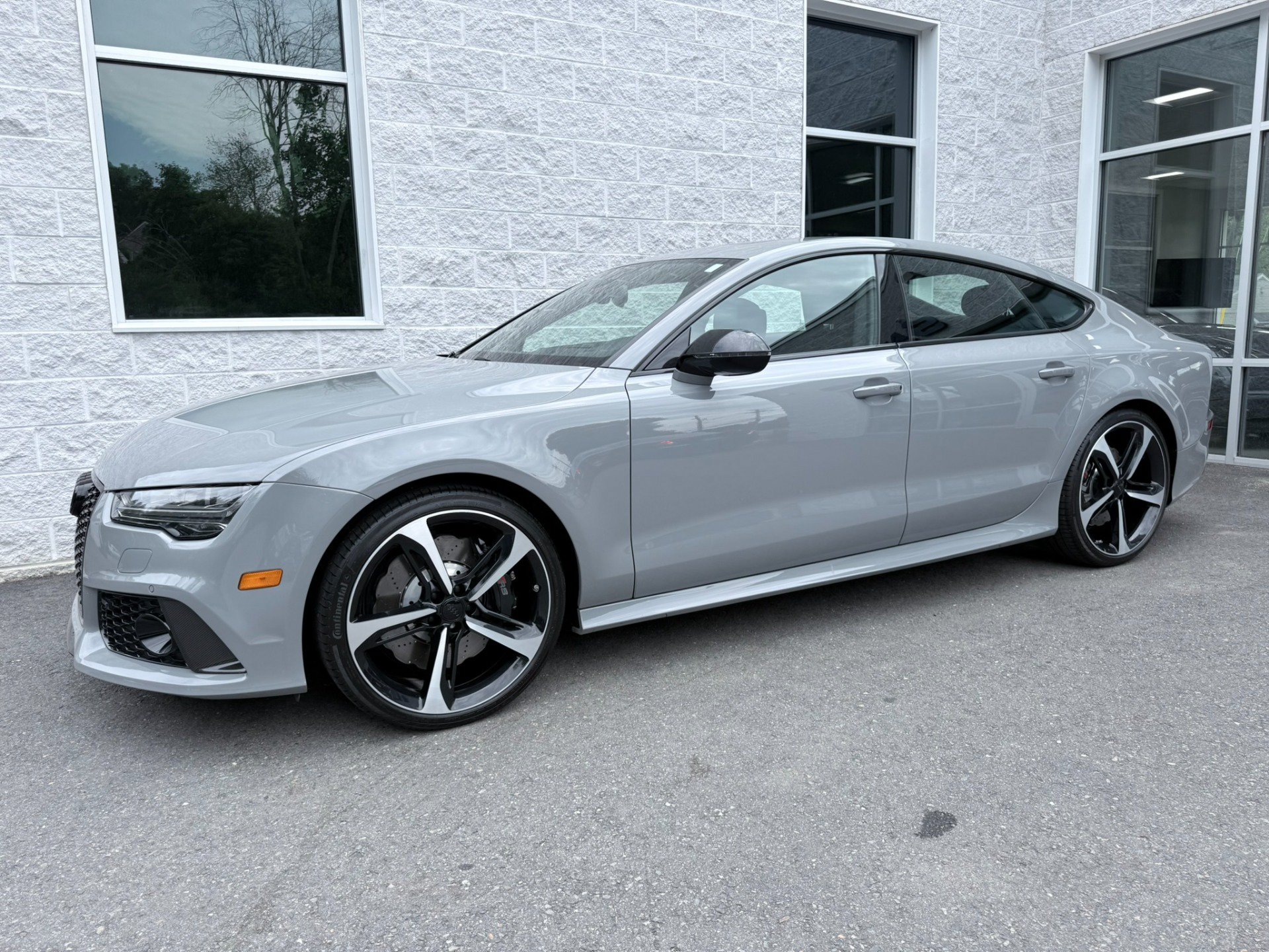 Used 2016 Audi RS 7 Prestige w/ Carbon-Optic Package AWD/4WD image 2