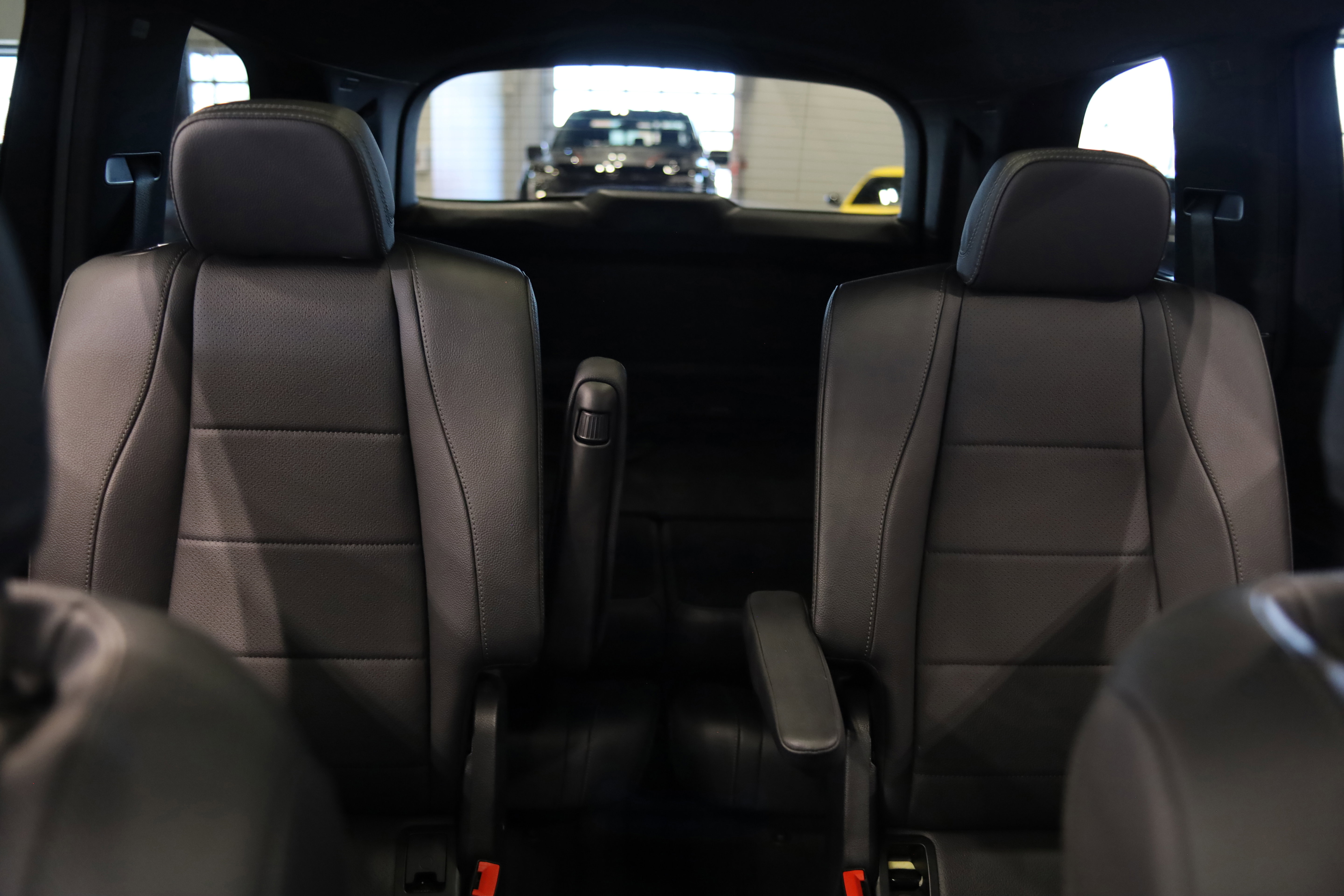 Used 2024 Mercedes-Benz GLS 450 4MATIC image 35