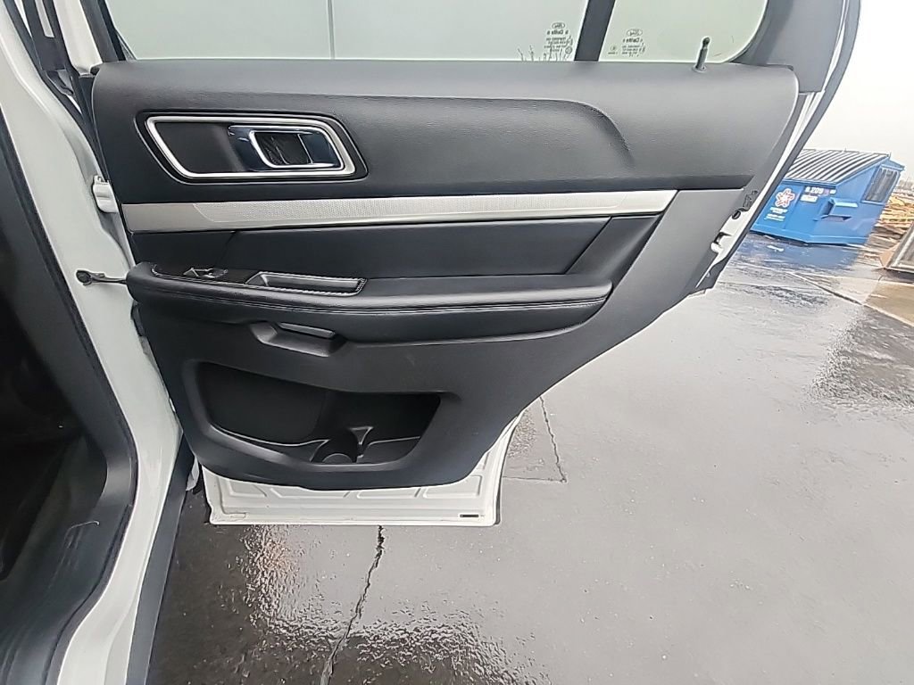 Used 2017 Ford Explorer XLT w/ Equipment Group 202A image 28