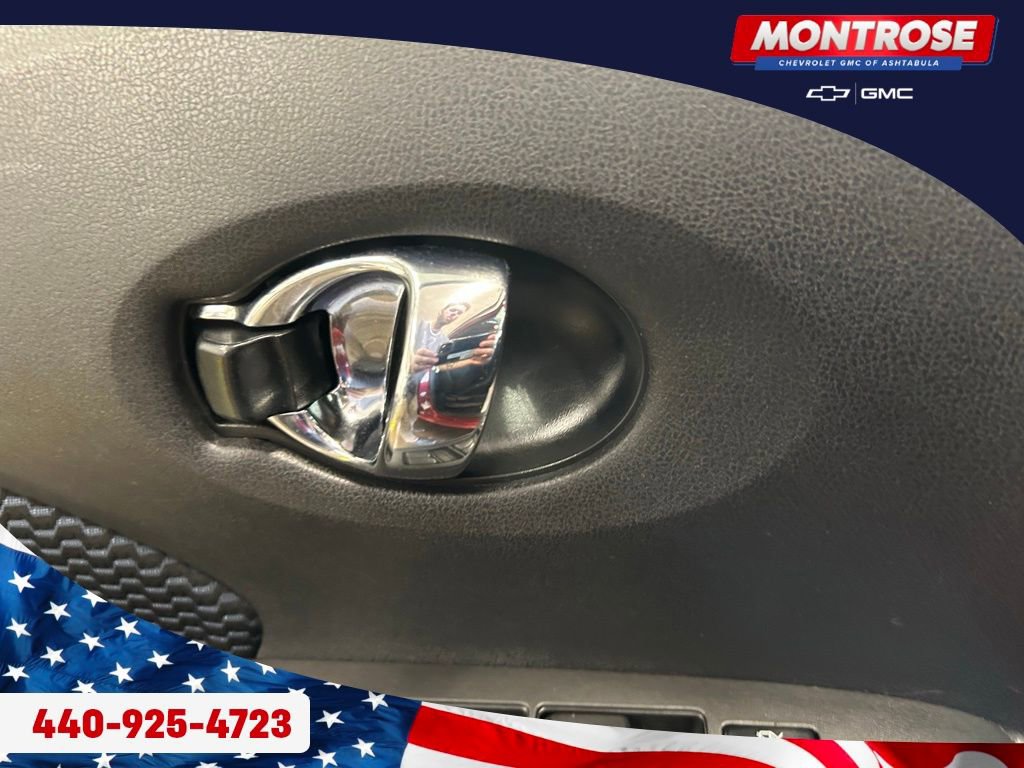 Used 2019 Nissan Versa Note SV image 10