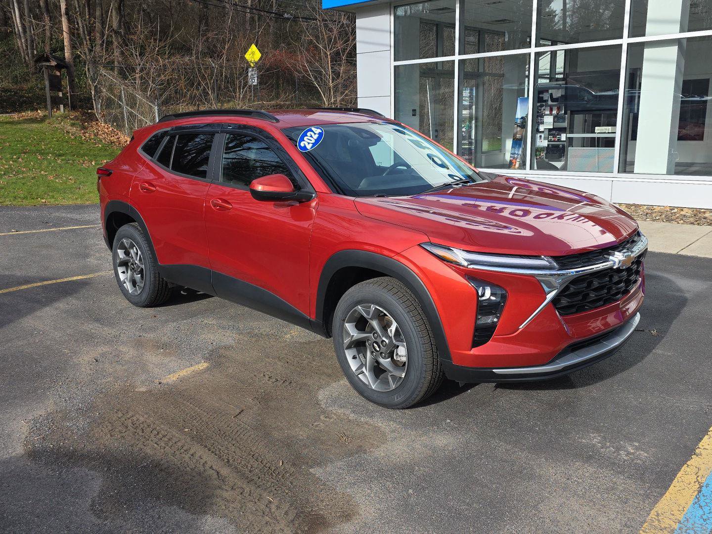 Used 2024 Chevrolet Trax LT w/ Driver Confidence Package image 2