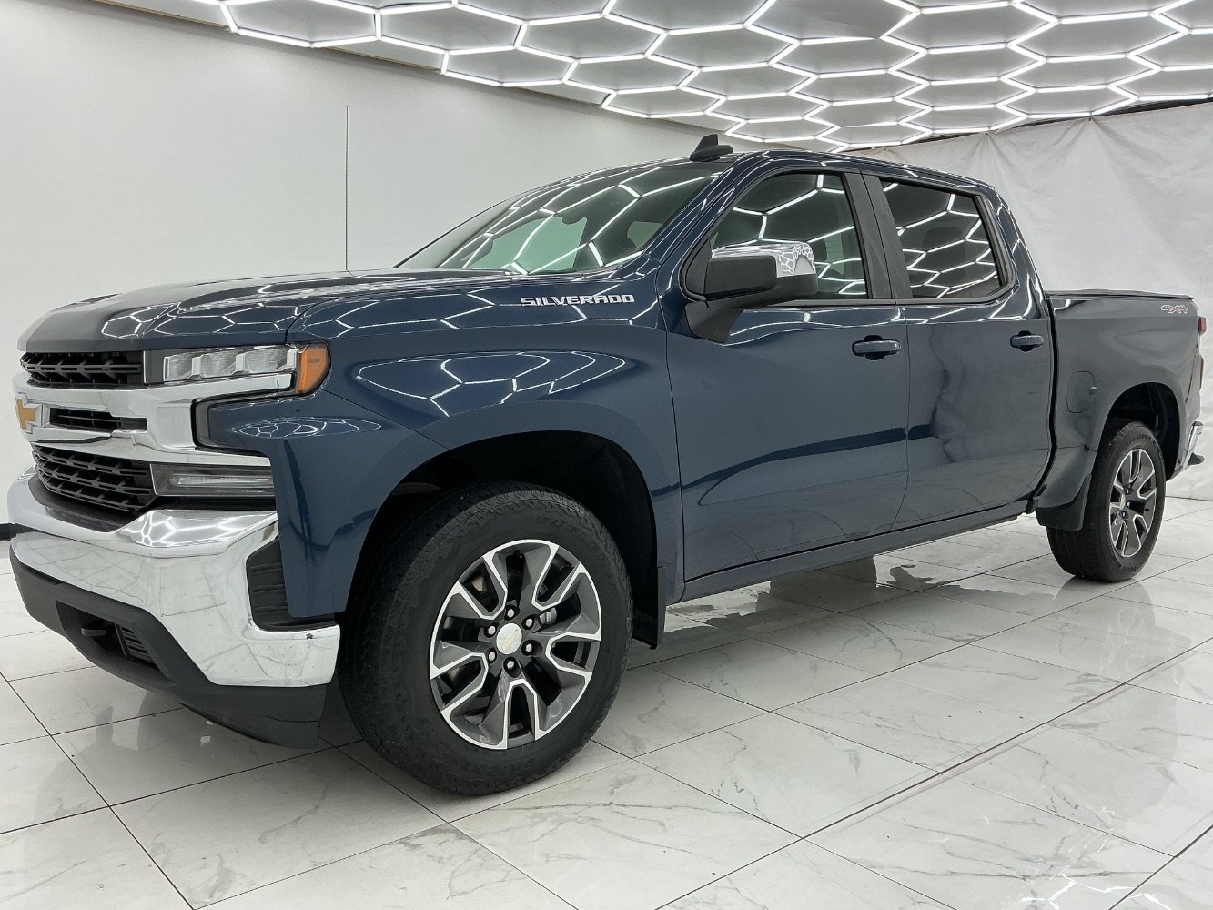 Used 2022 Chevrolet Silverado 1500 LT AWD/4WD image 6
