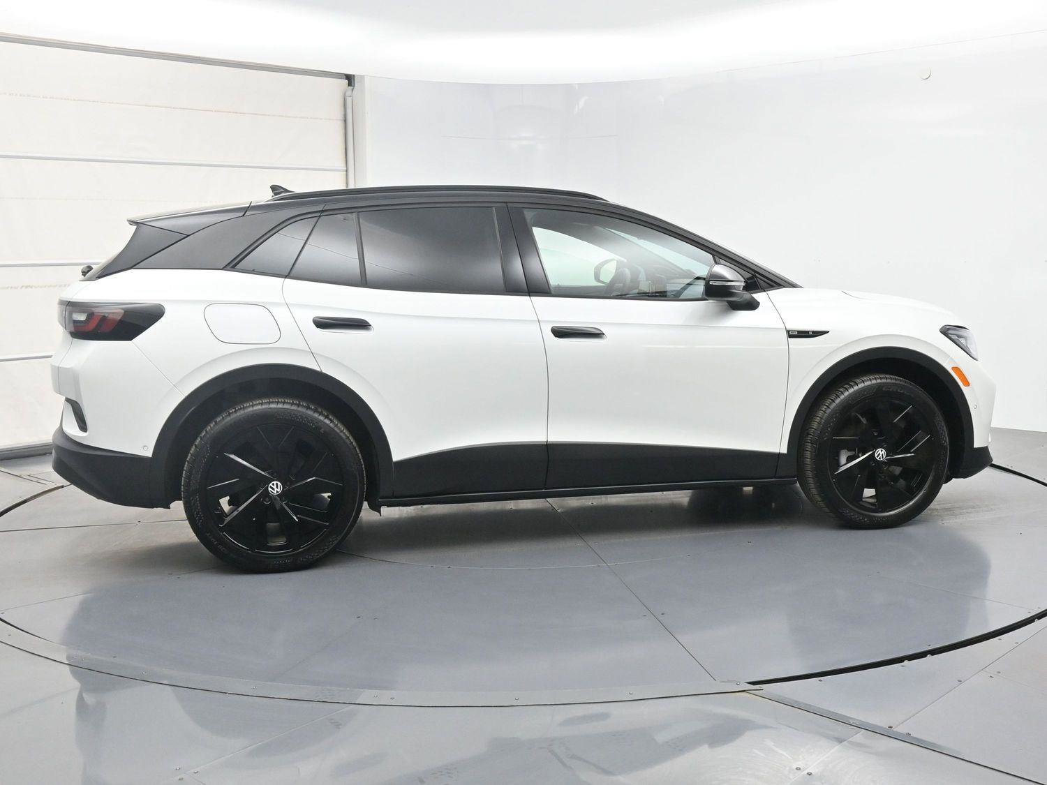 Used 2025 Volkswagen ID.4 Pro S Plus image 27