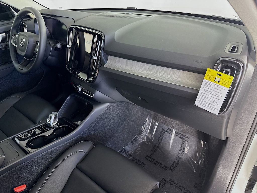 New 2026 Volvo XC40 B5 Ultra w/ Climate Package image 29