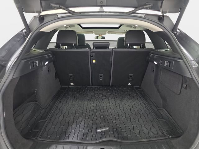 Used 2017 Jaguar F-PACE R-Sport image 30